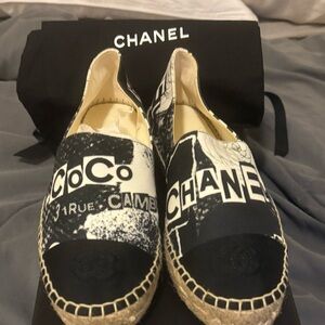 NEW without tags CHANEL Black and Cream Espadrilles